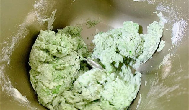 蔬菜肉泥小鱼面的做法 1岁宝宝食谱