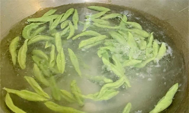 蔬菜肉泥小鱼面的做法 1岁宝宝食谱