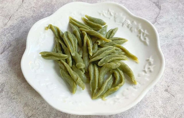 蔬菜肉泥小鱼面的做法 1岁宝宝食谱