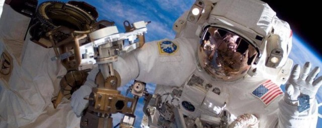 航天员怎么上厕所