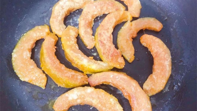 蛋黄焗南瓜的做法