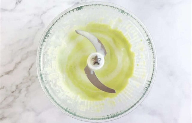 鲜虾牛油果意面的做法