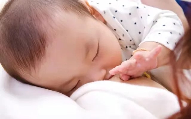 如何给宝宝断奶相关知识