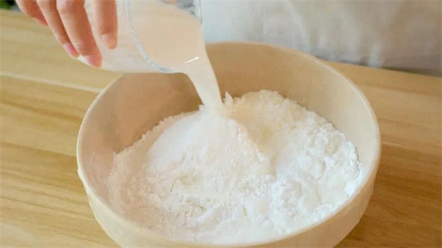 蔓越莓椰蓉糯米糕的做法