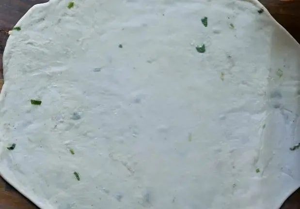 最简单葱油饼的家常做法