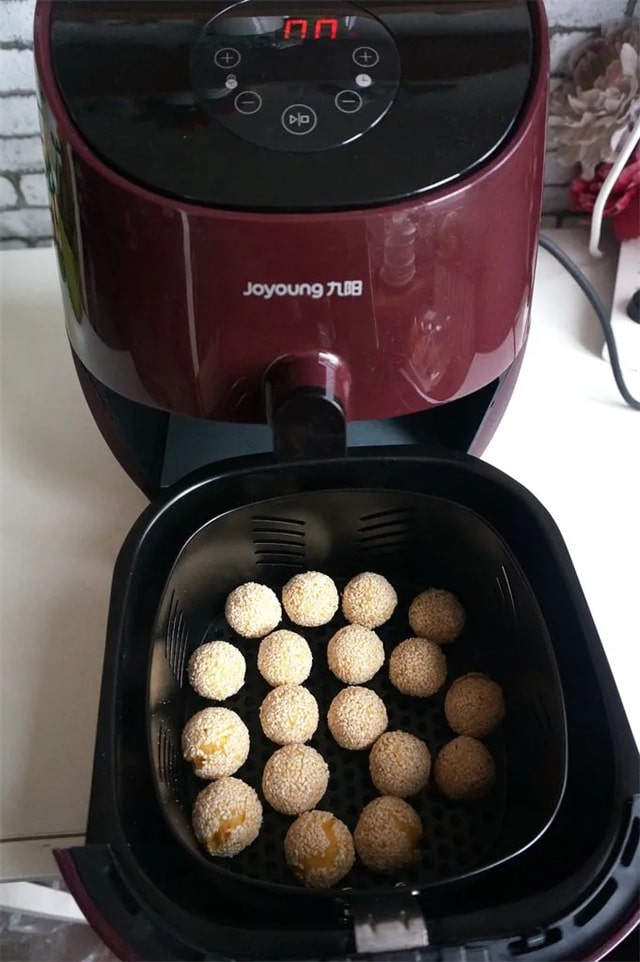 空气炸锅烤红薯芝麻球