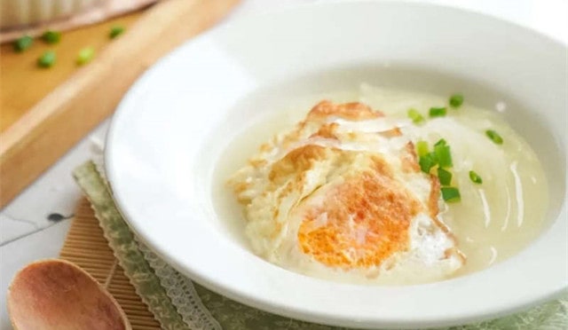 煎蛋萝卜汤的做法 2岁宝宝食谱