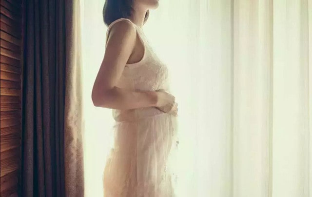 怀男孩很早就有感觉症状