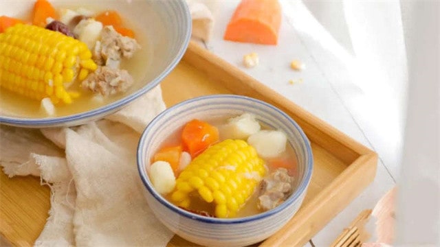 山药玉米胡萝卜排骨汤的做法