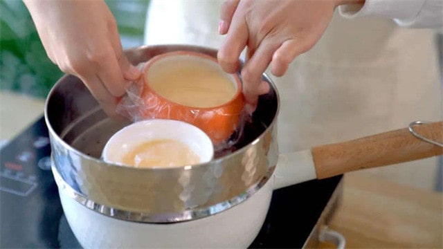 核桃碎碎牛奶蒸蛋的做法