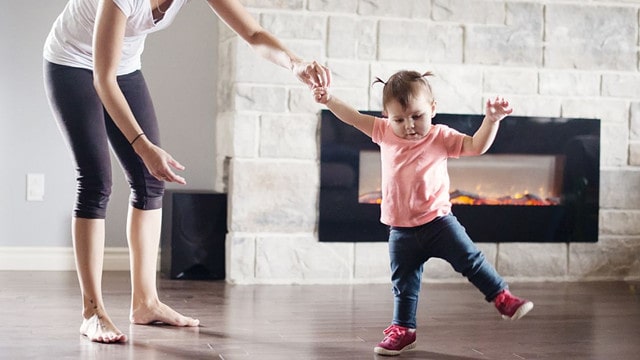 宝宝走路老是摔跤，该怎么办？