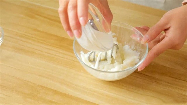 草莓山药雪人的做法