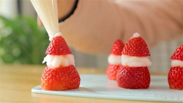 草莓山药雪人的做法