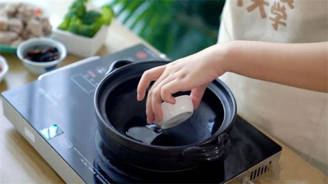 茄汁焖排骨的做法