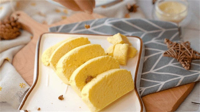 酸奶鸡蛋蒸蛋糕的做法