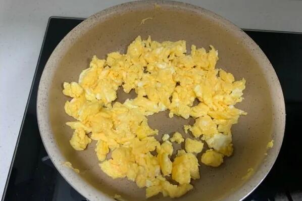 大个韭菜馅饺子