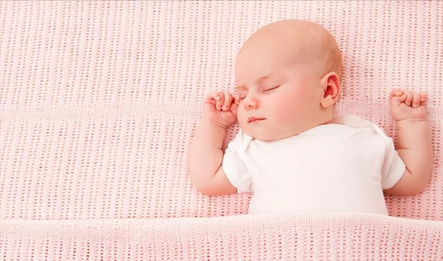 婴儿投降睡姿好吗