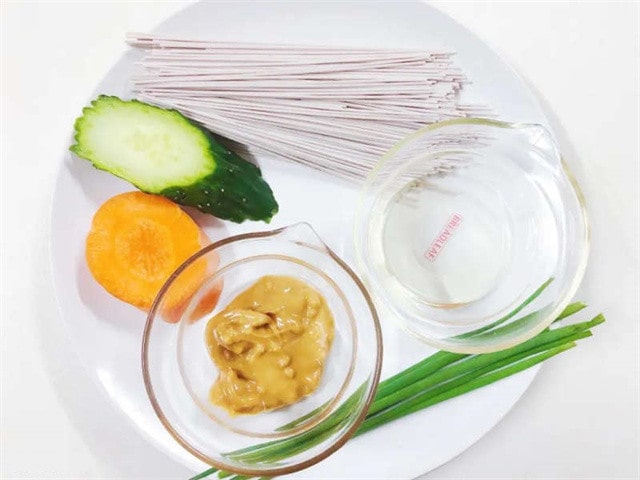 宝宝吃花生酱拌面的做法