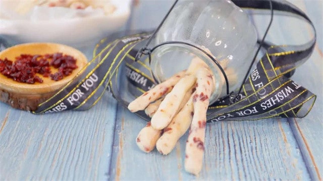 蔓越莓山药条的做法