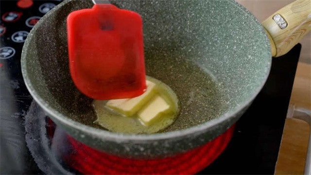 手抓饼苹果派的做法