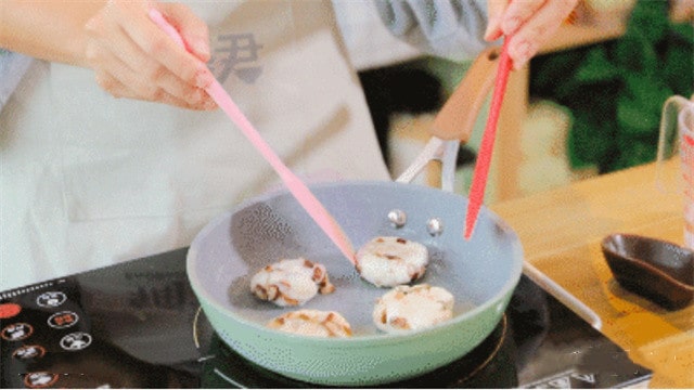 香菇鳕鱼饼的做法 一岁宝宝食谱