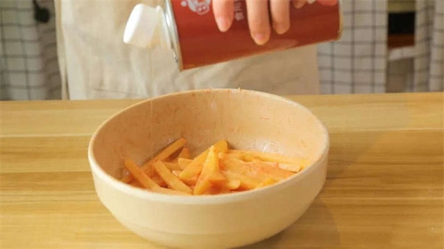 空气炸锅自制宝宝薯条的做法