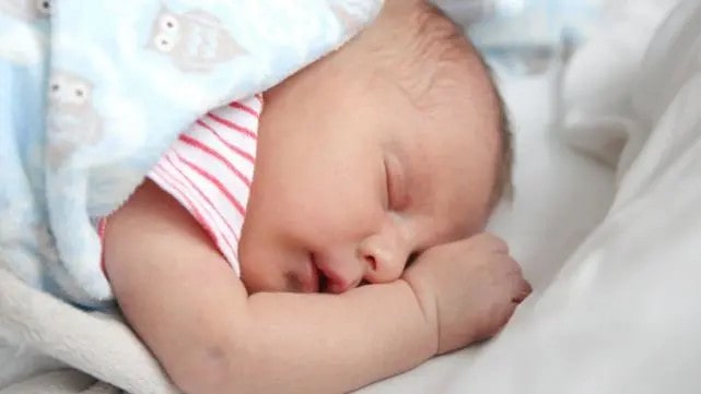 能不能给宝宝趴着睡觉？