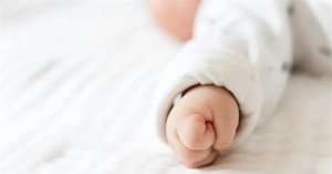 婴儿0一12个月发育标准表