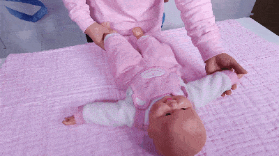 新生儿肠胀气的症状和缓解办法