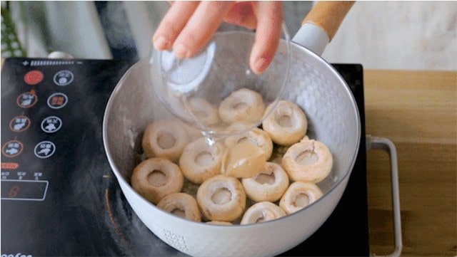 蒜香黄油口蘑的做法