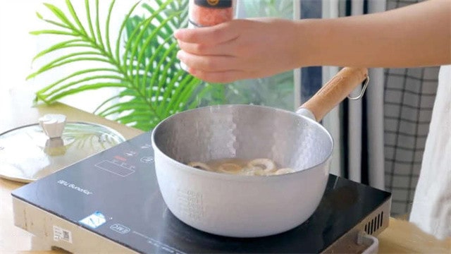 蒜香黄油口蘑的做法