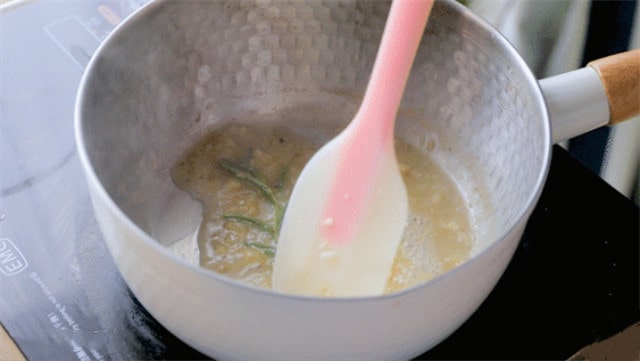 蒜香黄油口蘑的做法