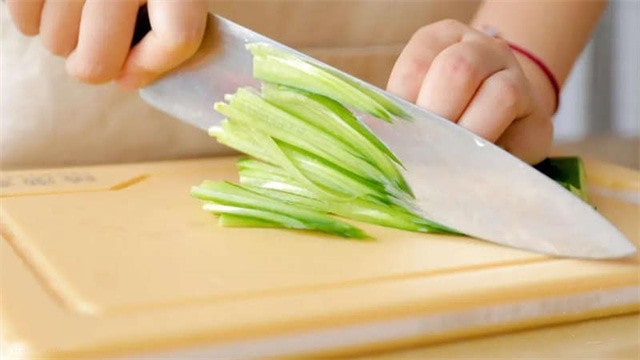 鸡丝凉面的做法