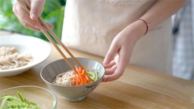 鸡丝凉面的做法