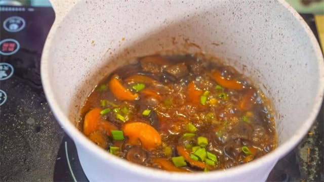 菇菌炖海参的做法