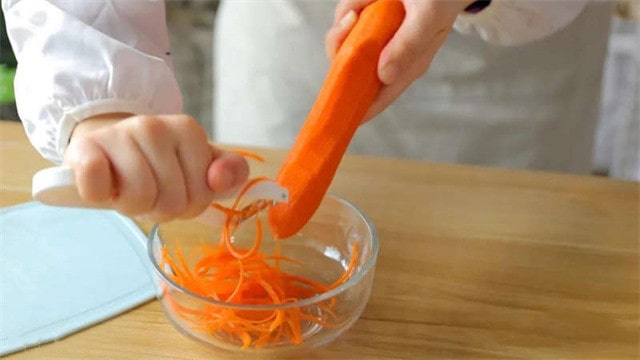 宝宝吃葱油拌面的做法