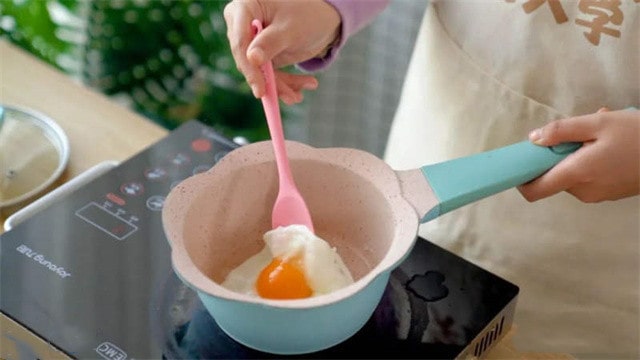 荷包蛋番茄挂面的做法