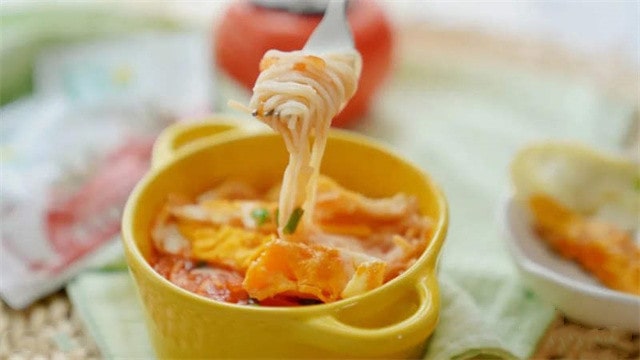 荷包蛋番茄挂面的做法