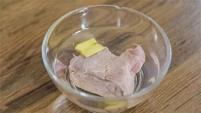 西芹炒猪肝的做法