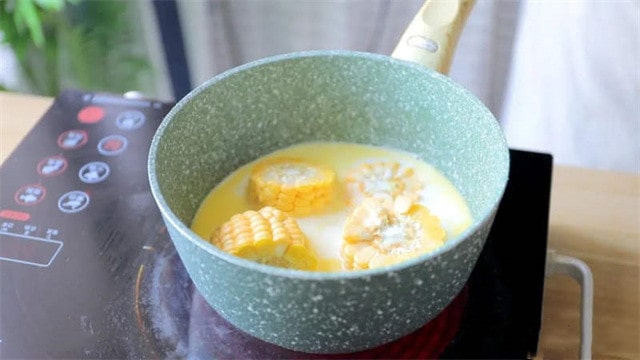 奶香玉米的做法