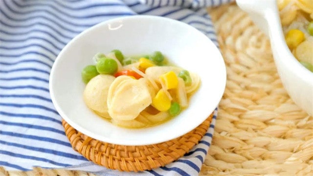 鱼肉肠杂蔬烩面的做法