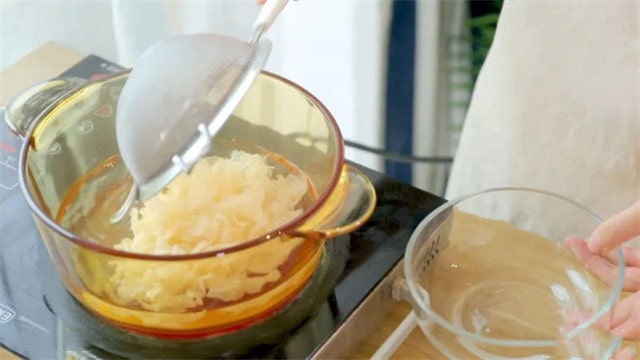紫薯丸子银耳羹的做法
