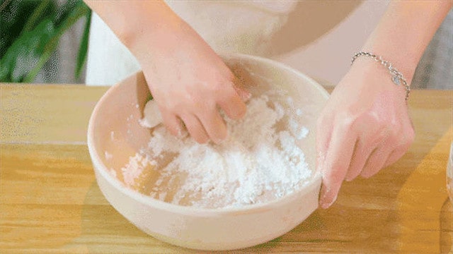 紫薯丸子银耳羹的做法