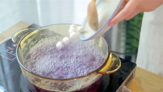 紫薯丸子银耳羹的做法