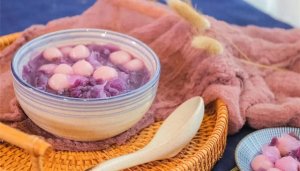 紫薯丸子银耳羹的做法