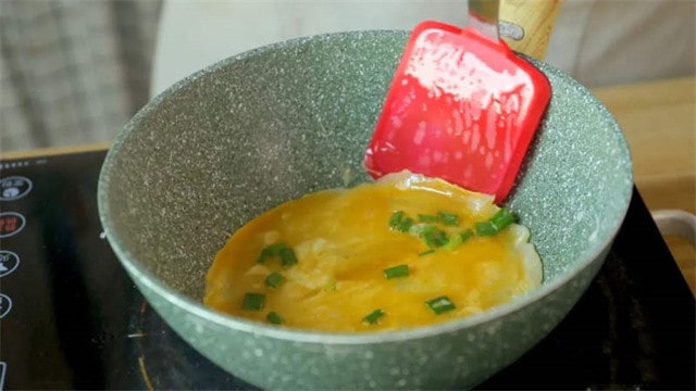 葱花蛋饼的做法