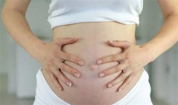 孕妇肚脐有凹有凸，和生男生女有关？