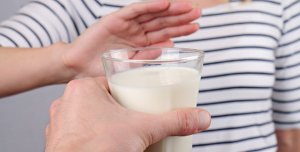 这几类孕妇不建议喝牛奶