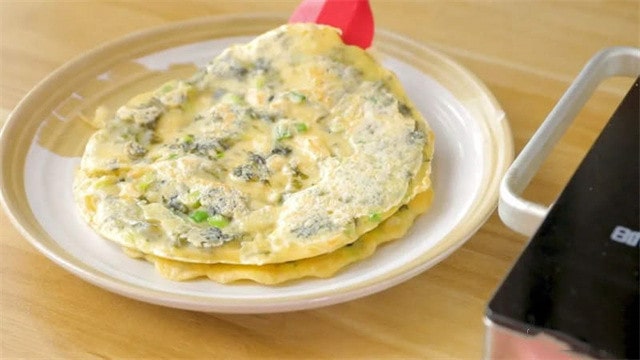 紫菜虾皮鸡蛋饼的做法