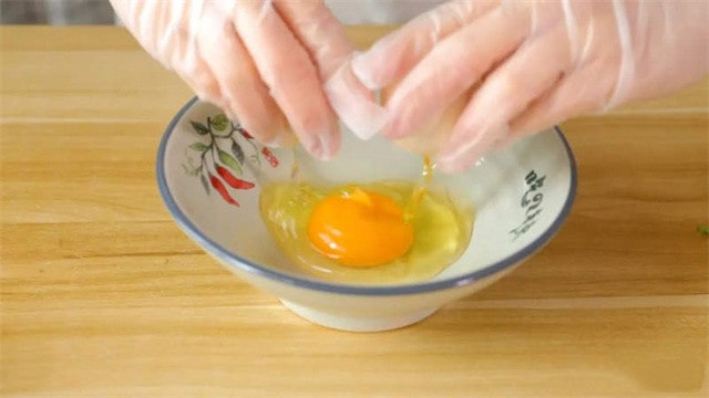 紫菜虾皮鸡蛋饼的做法